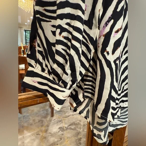 Zebra Print Button-Up Blouse + Pants set. - Picture 6 of 10